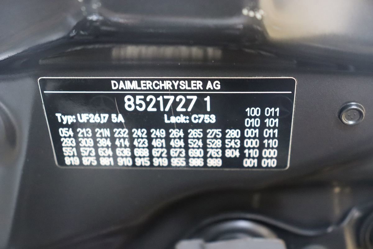 Used 2005 Mercedes-Benz E 320 CDI Sedan image 59