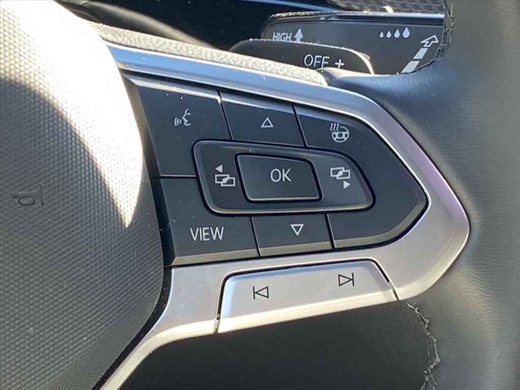 Certified 2025 Volkswagen Atlas Cross Sport SEL Premium R-Line image 8