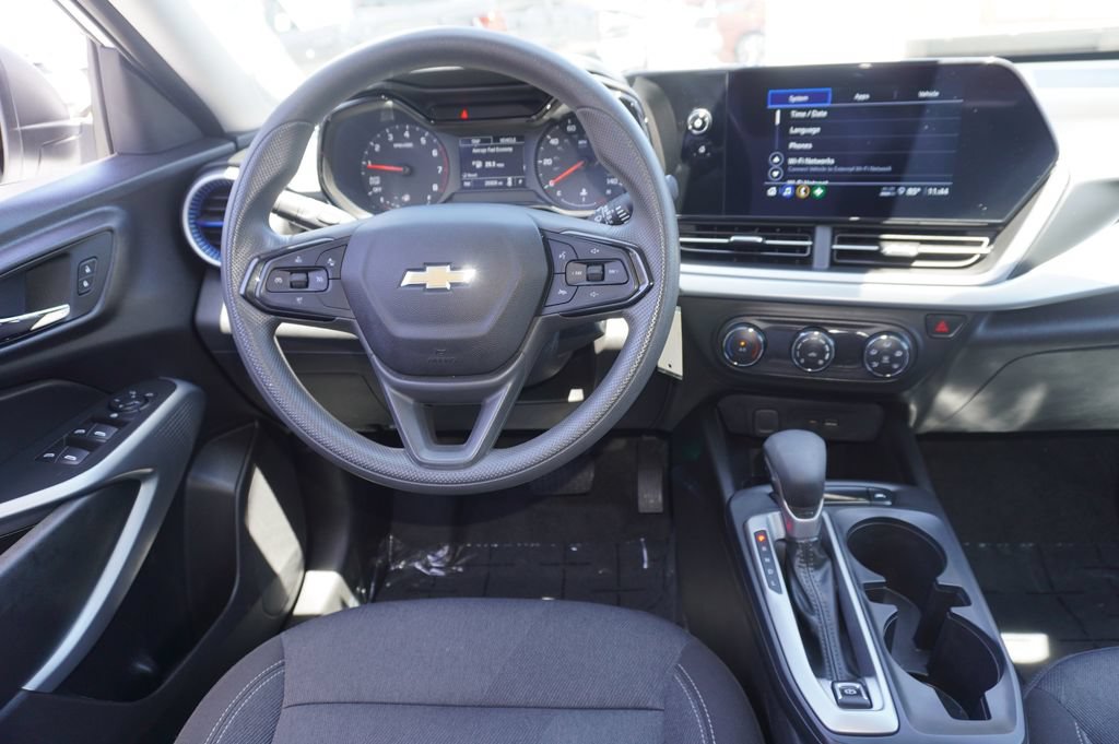 Used 2025 Chevrolet Trax LS FWD image 10