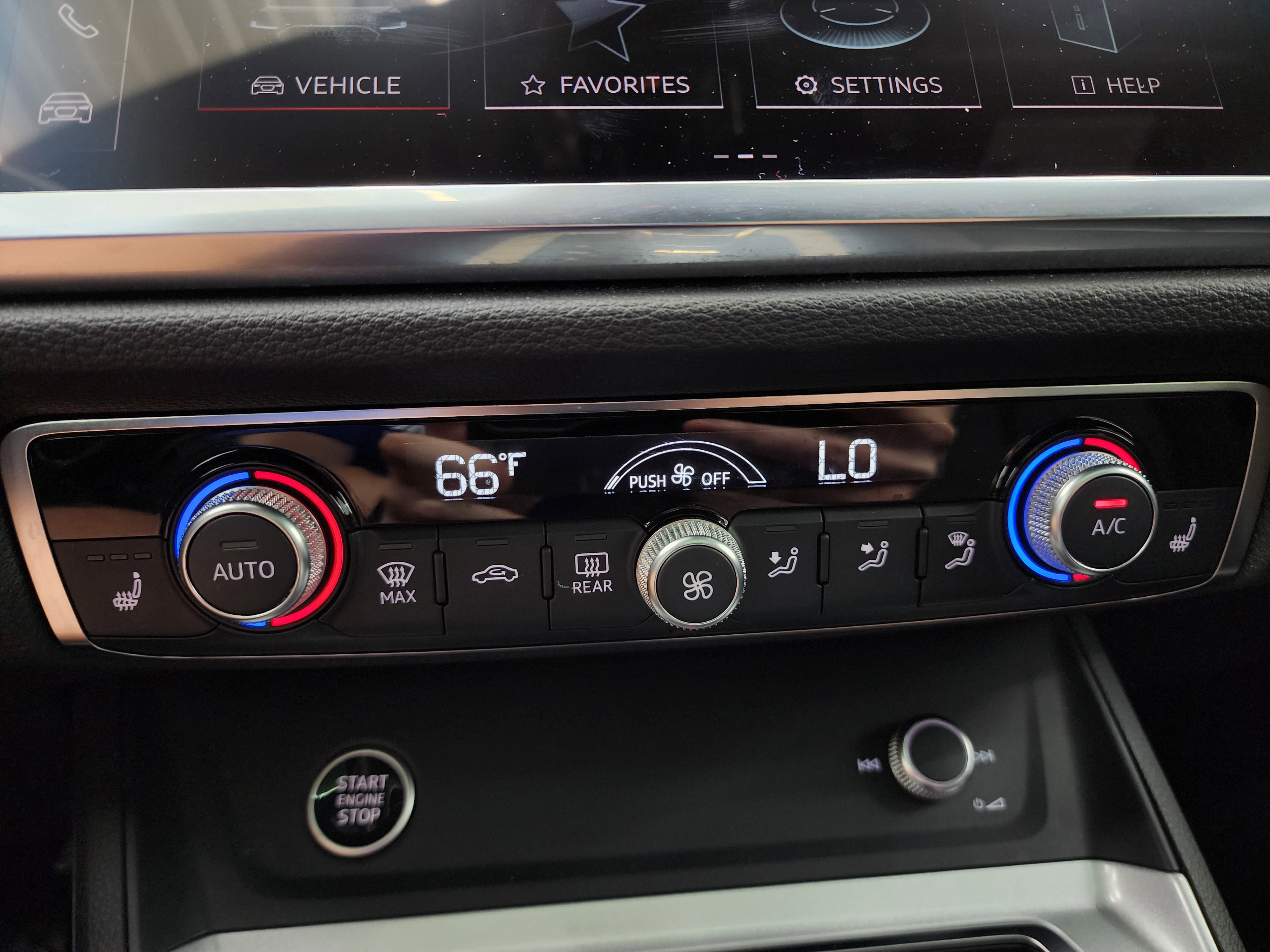 Used 2024 Audi Q3 2.0T Premium image 49