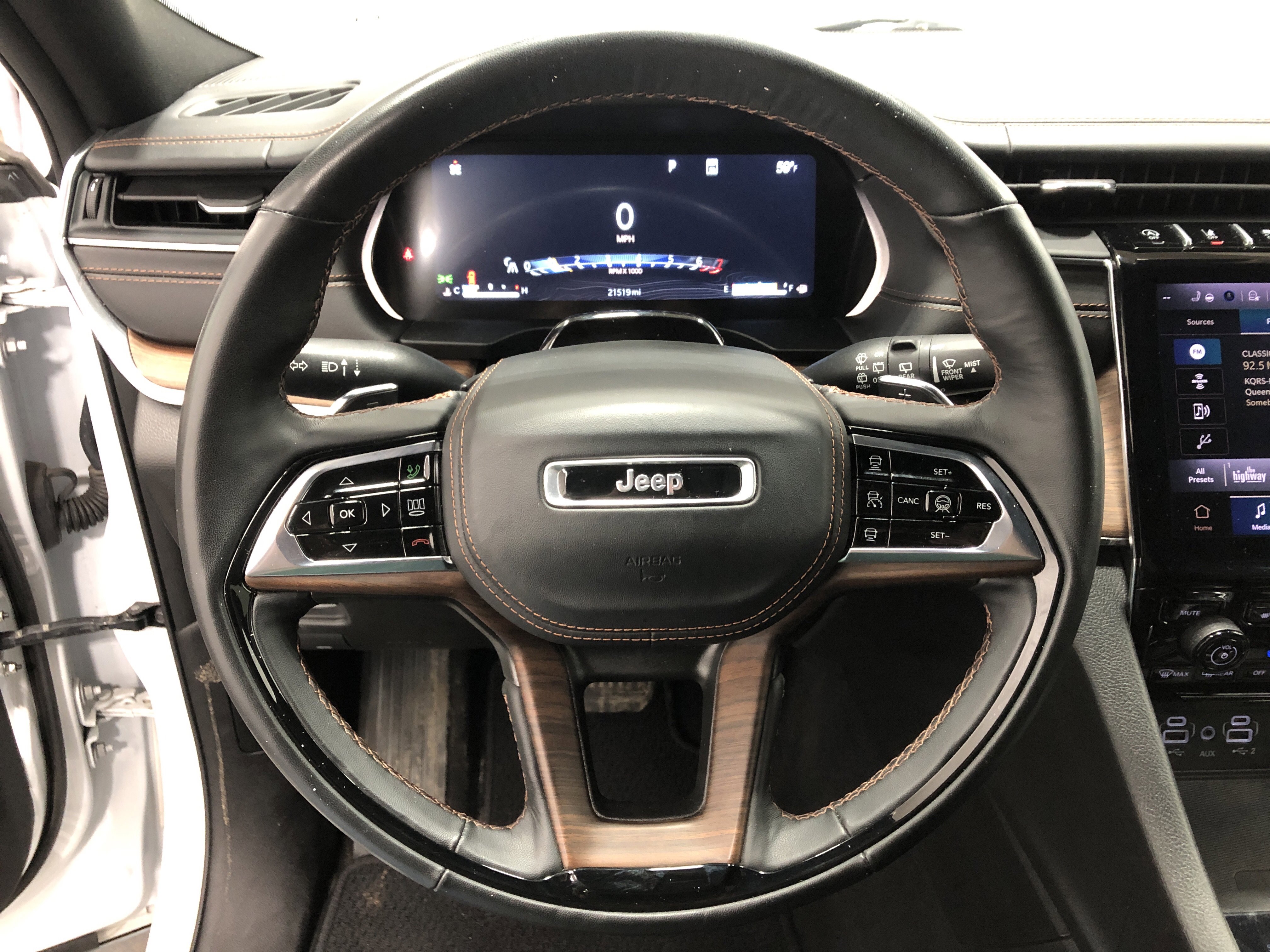 Certified 2024 Jeep Grand Cherokee L Summit w/ Advanced Protech Group IV image 25