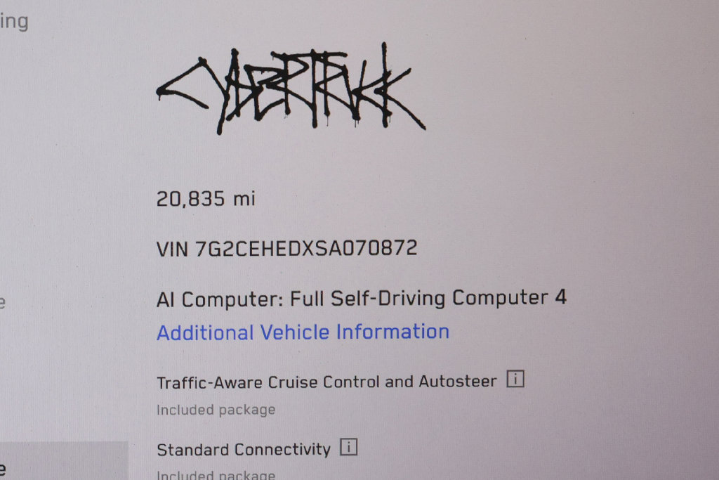 Used 2025 Tesla Cybertruck AWD Crew Cab image 20