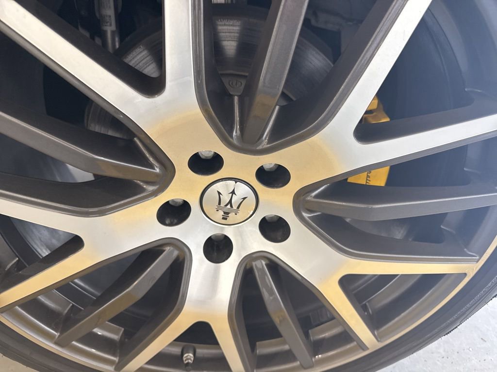 Used 2022 Maserati Levante GT AWD/4WD image 12