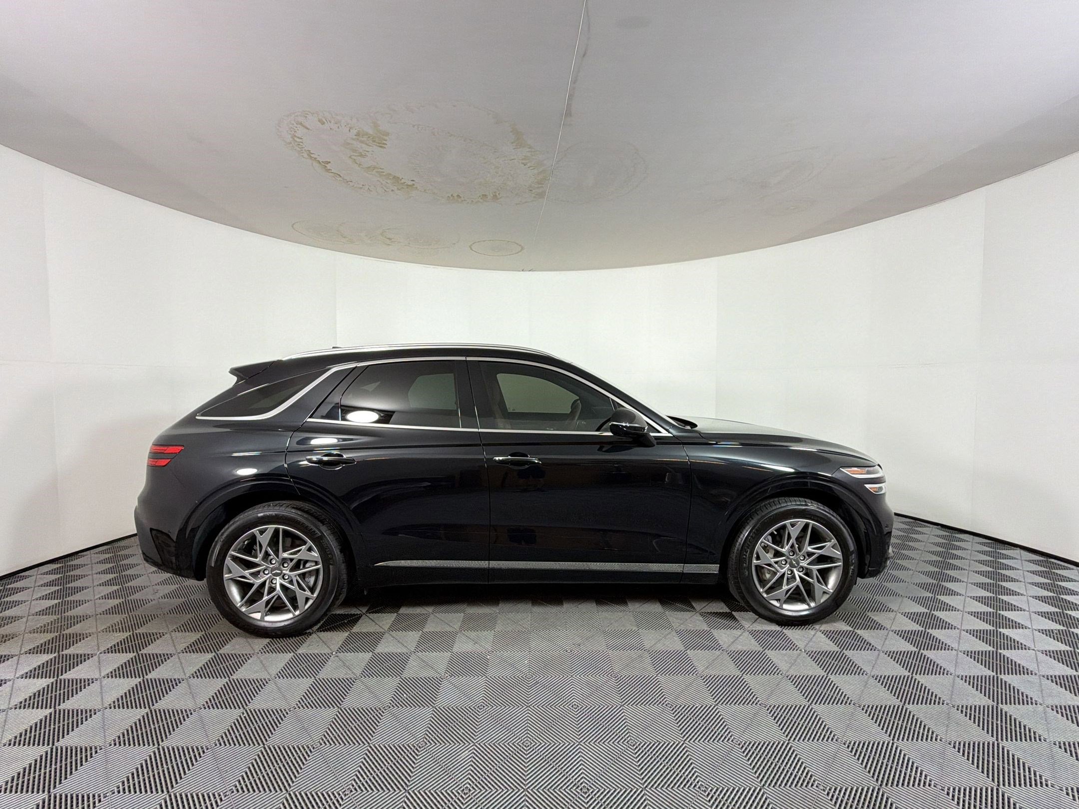 Used 2023 Genesis GV70 2.5T w/ Advanced Package AWD/4WD image 8