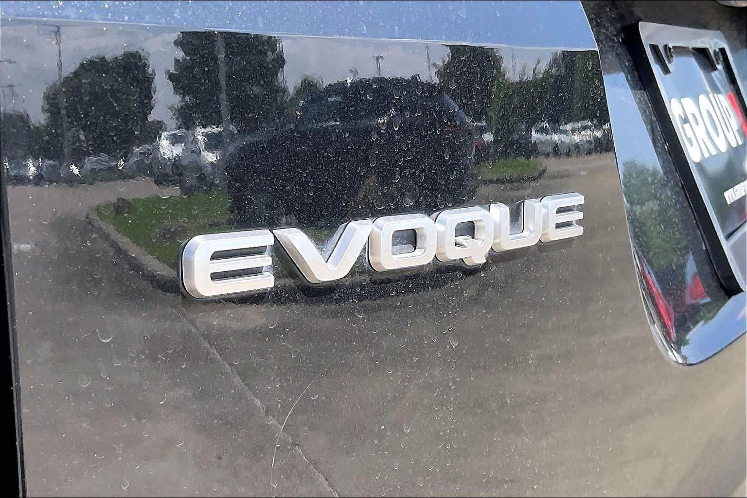 Used 2023 Land Rover Range Rover Evoque SE AWD/4WD image 9
