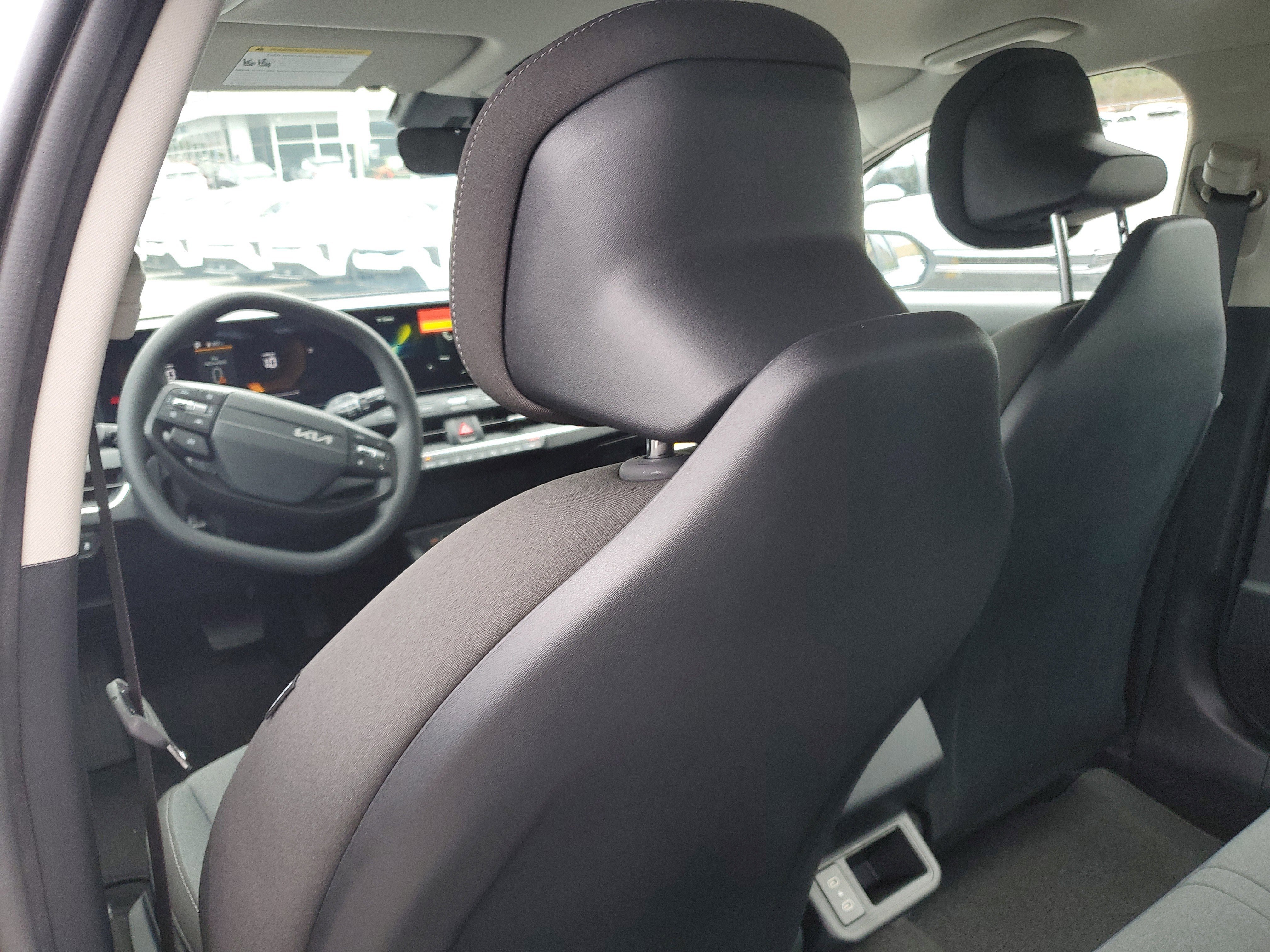 New 2025 Kia K4 LXS image 11