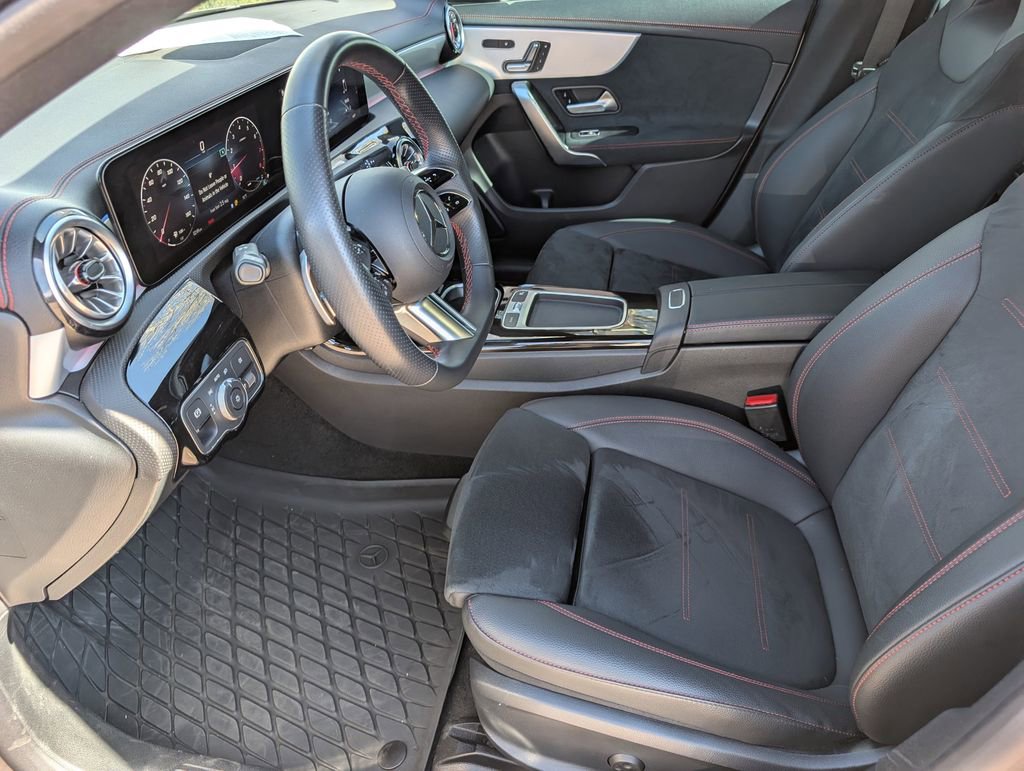 Used 2024 Mercedes-Benz CLA 250 4MATIC image 11