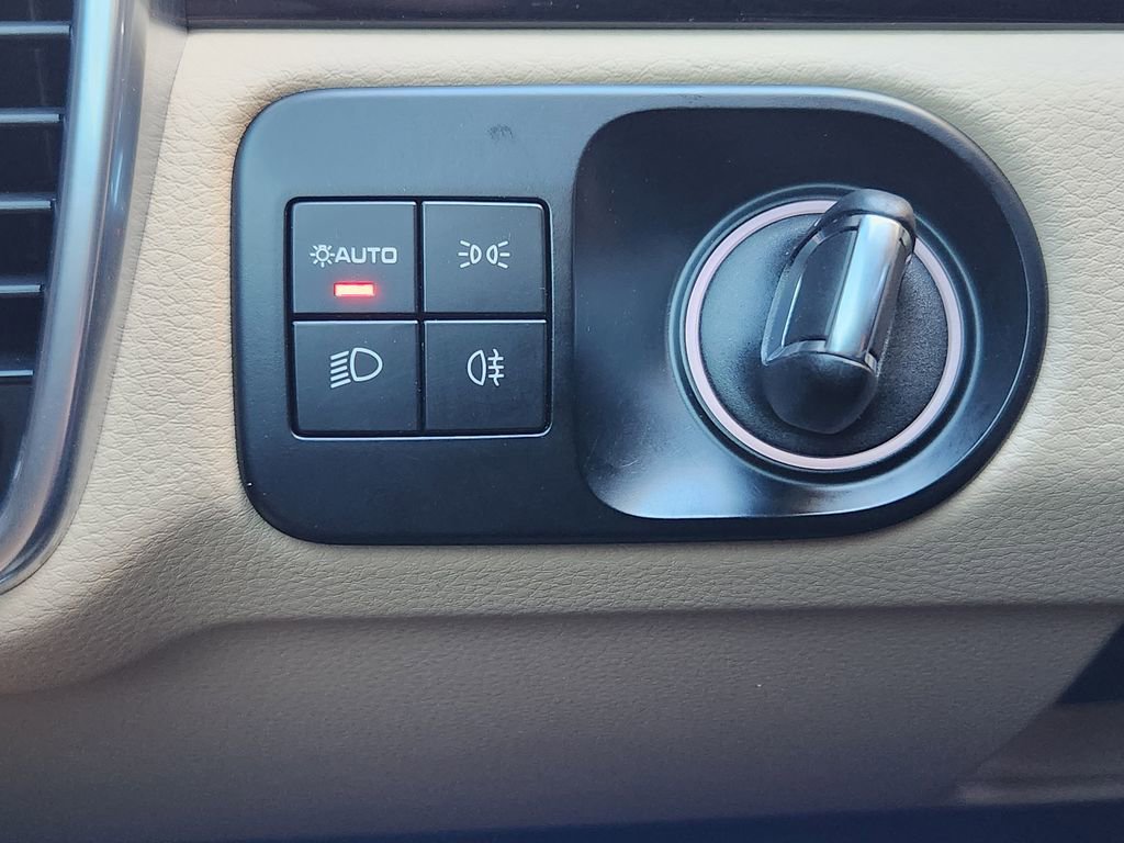 Used 2023 Porsche Cayenne Platinum Edition image 21