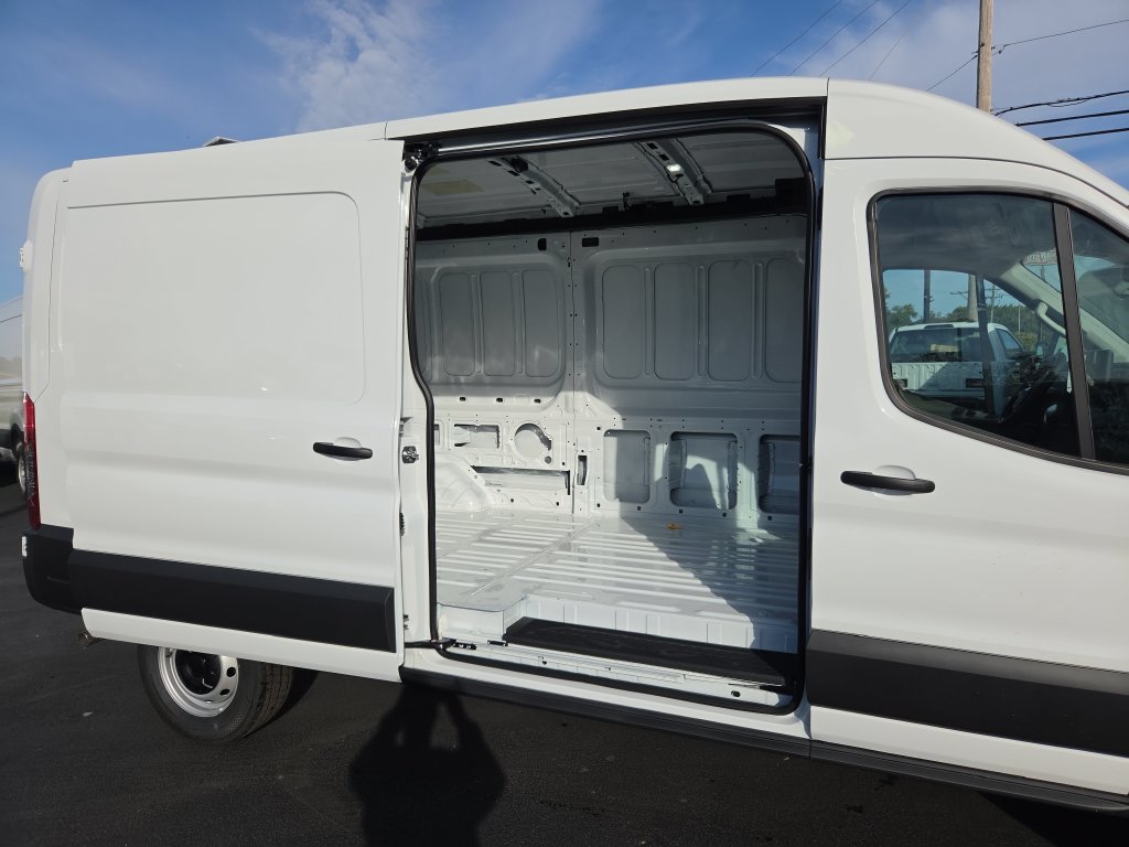New 2027 Ford Transit 250 148 Medium Roof RWD image 12