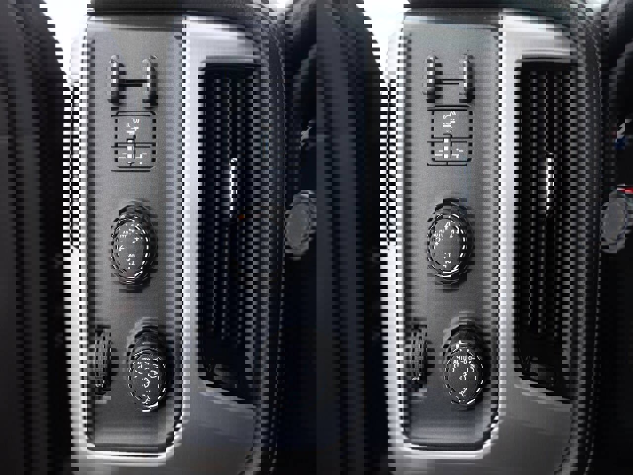 Used 2014 GMC Sierra 1500 SLT w/ SLT Crew Cab Value Package image 40