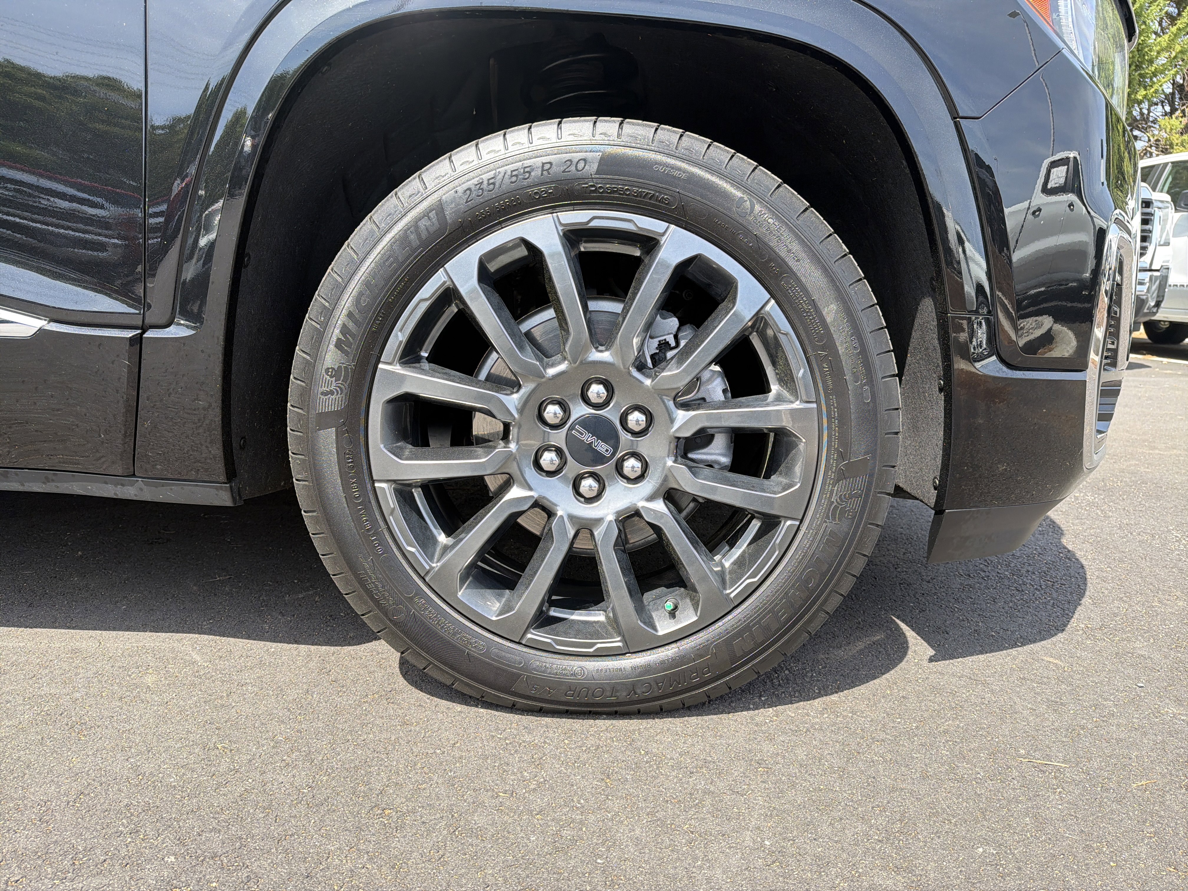 Used 2023 GMC Acadia Denali w/ Black Diamond Edition image 13