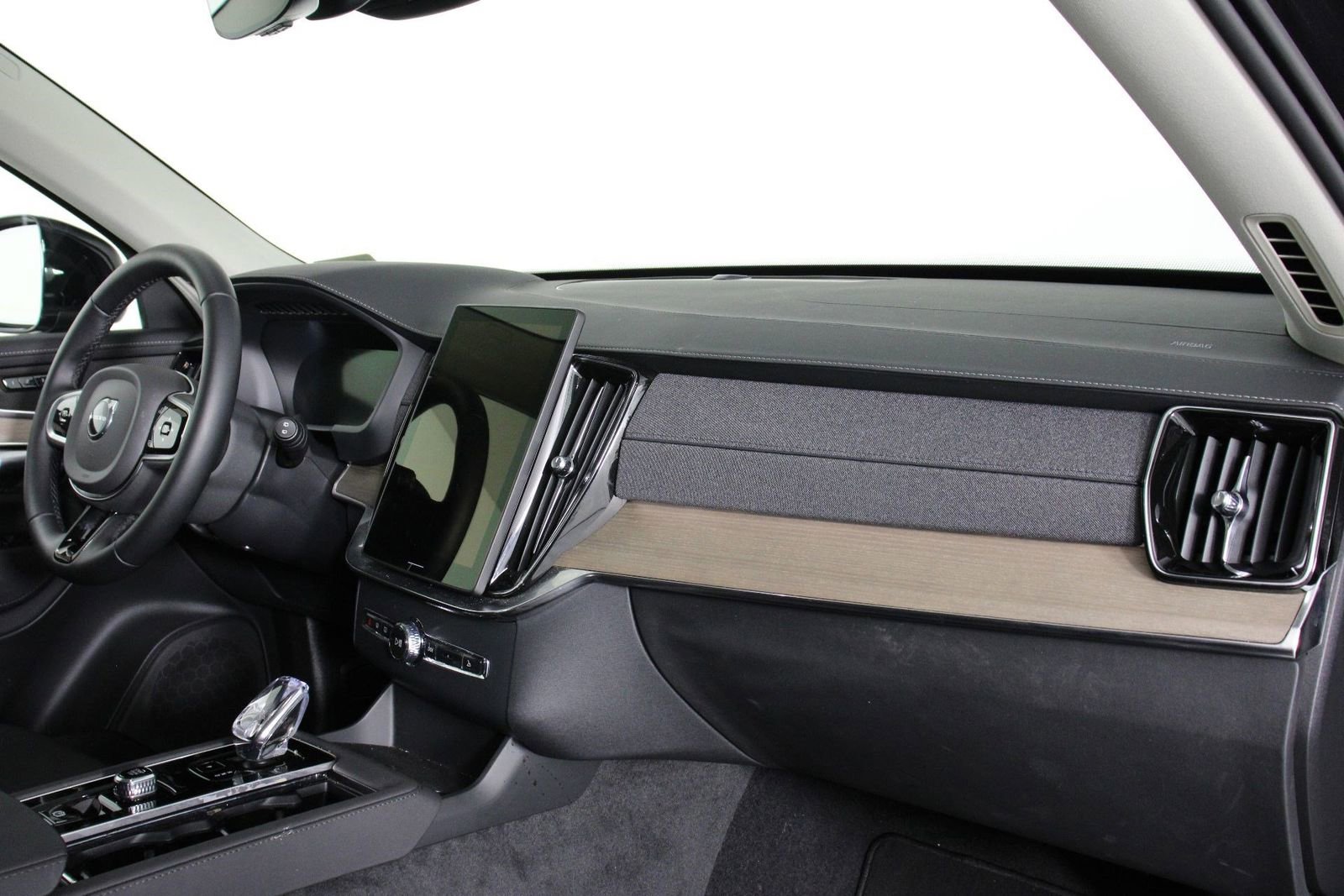 Certified 2026 Volvo XC90 B5 Plus image 22