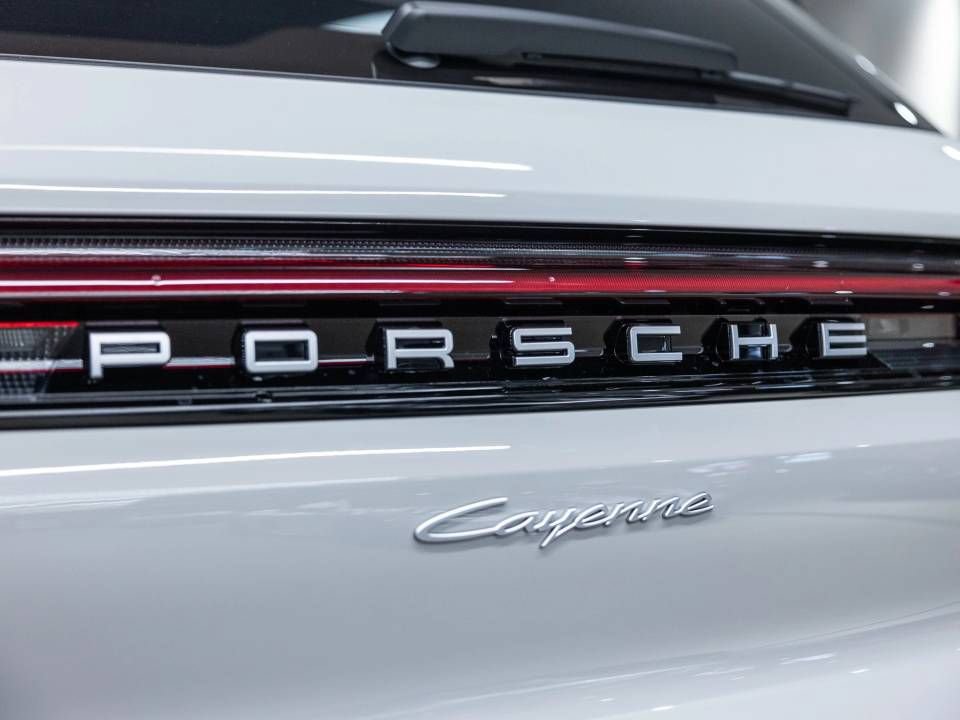 Certified 2026 Porsche Cayenne AWD/4WD image 53