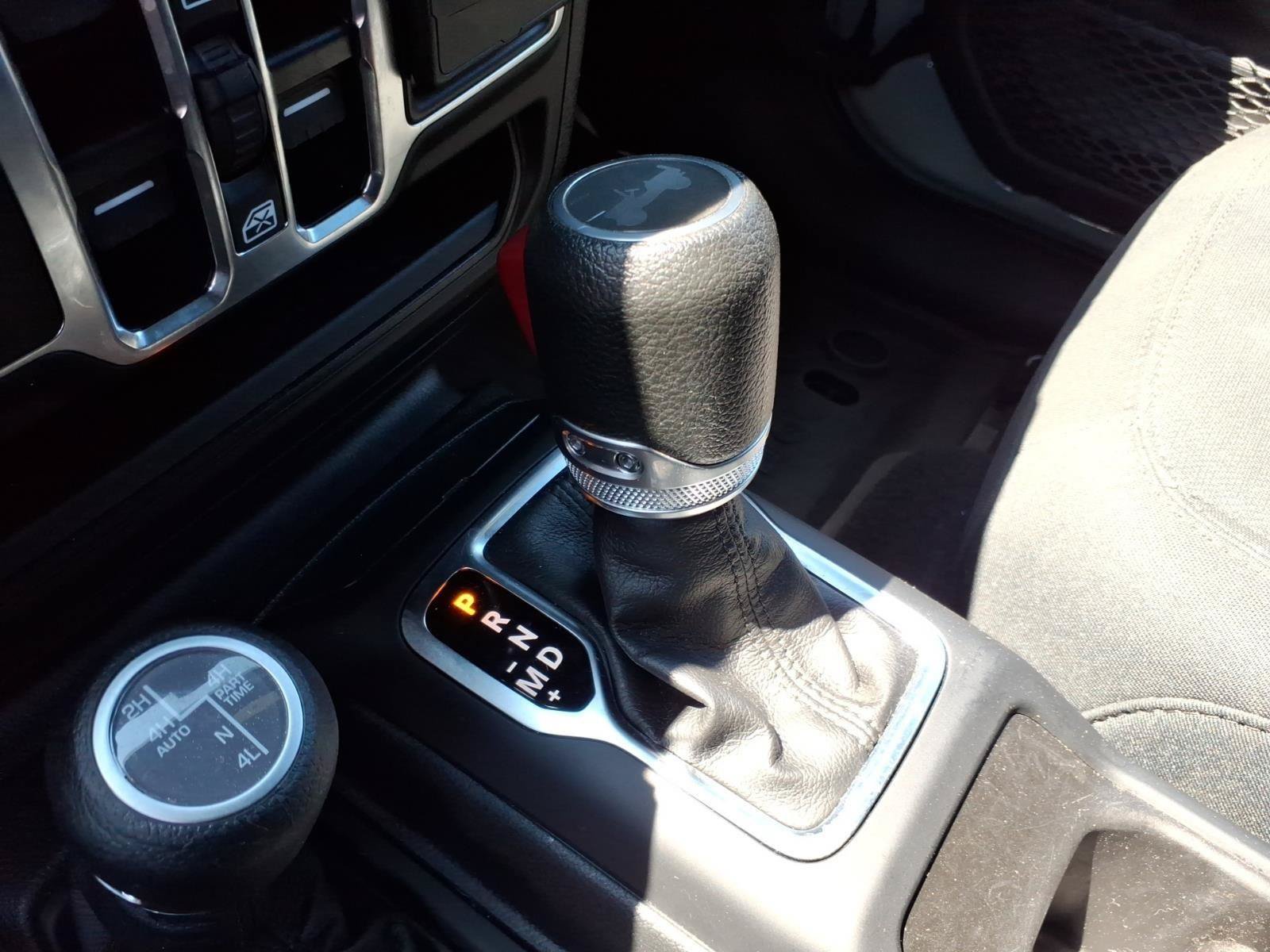 Used 2023 Jeep Wrangler Unlimited w/ Sun & Screen Package AWD/4WD image 9