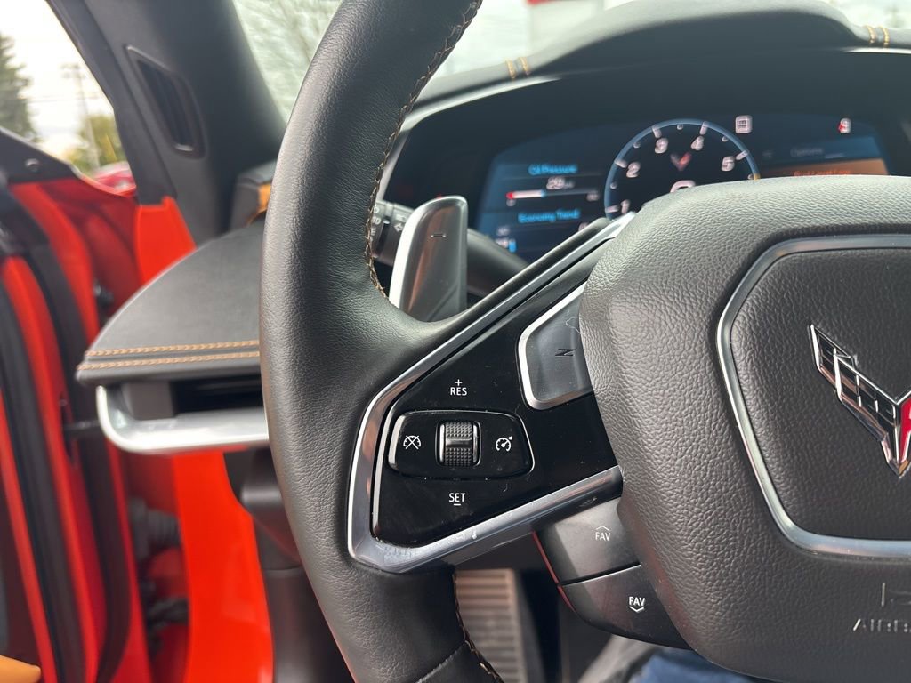 Used 2021 Chevrolet Corvette Stingray Preferred Cpe w/ Body-Colour Dual Roof Package RWD image 18