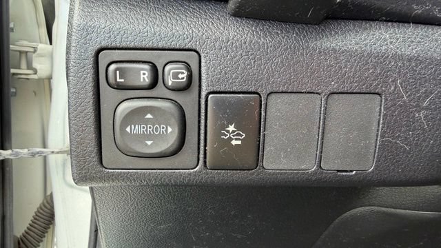 Used 2018 Toyota Corolla iM w/ Carpet Mat Package (TMS) FWD image 20