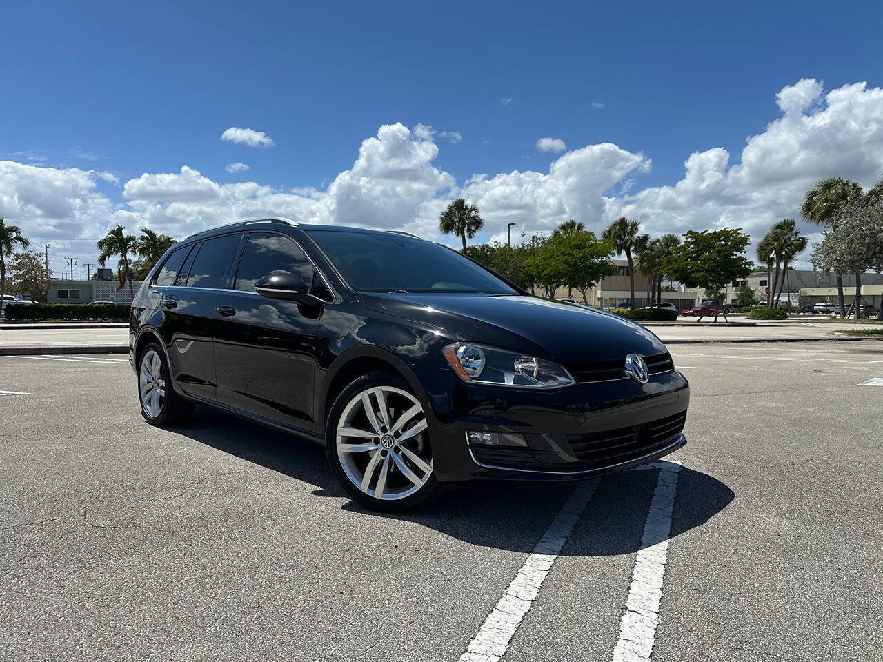 Used 2015 Volkswagen Golf TDI SEL FWD image 1