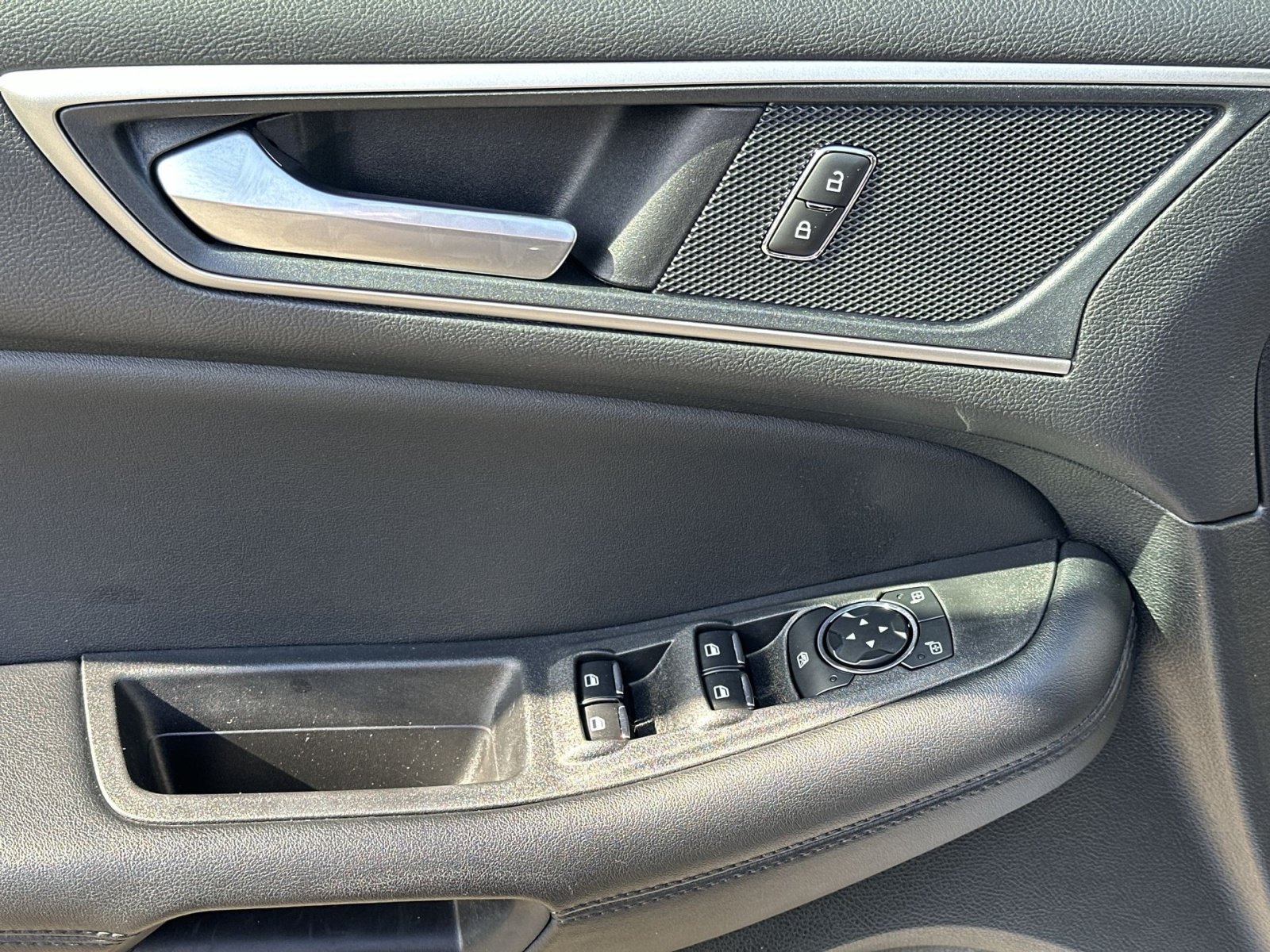 Used 2024 Ford Edge SEL w/ Convenience Package AWD/4WD image 16