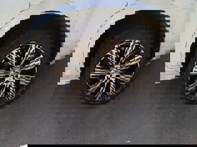 Used 2023 Volvo XC90 T8 Plus w/ Protection Package Premier image 13