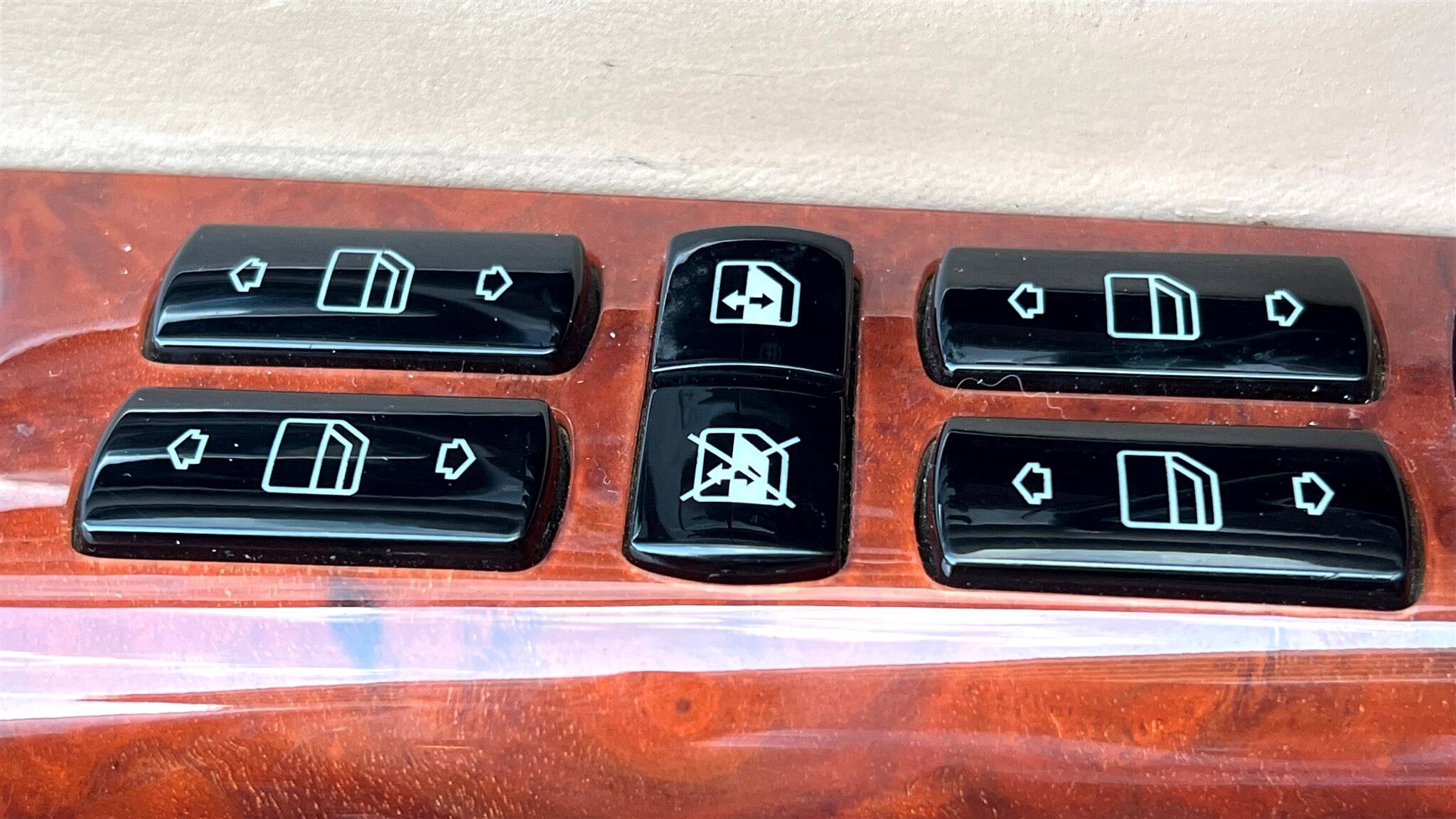 Used 2004 Maybach 57 image 40