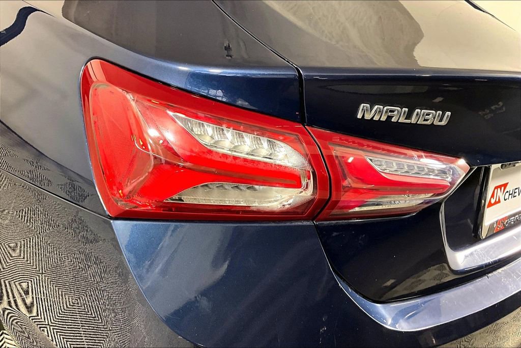 Used 2020 Chevrolet Malibu LT FWD image 27