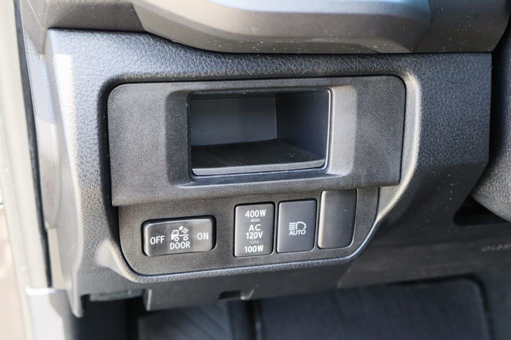 Used 2019 Toyota Tacoma TRD Off-Road w/ Technology Package image 11