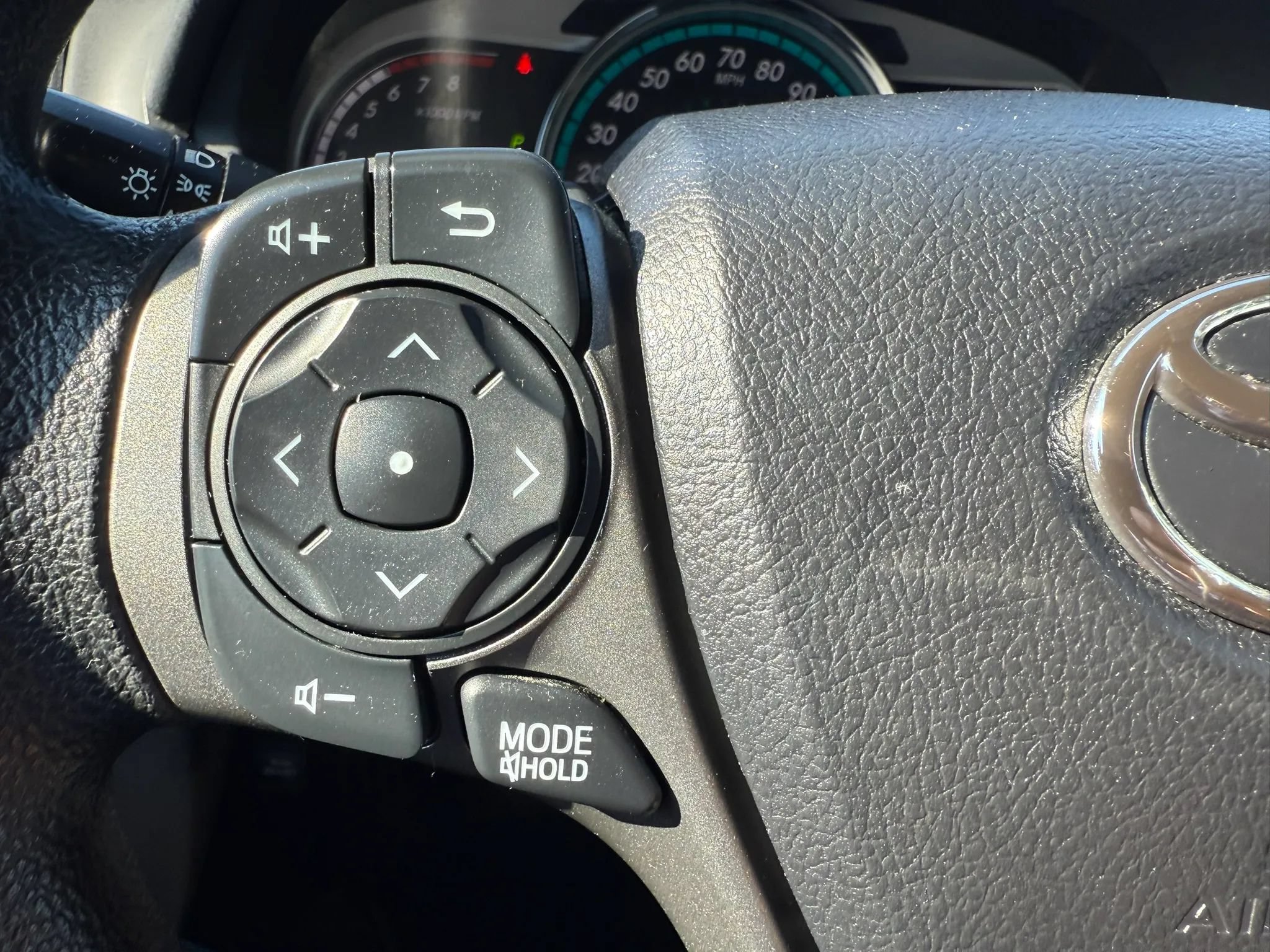 Used 2015 Toyota Venza LE AWD/4WD image 12