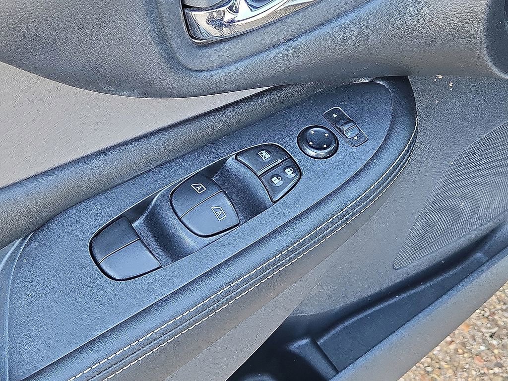 Used 2023 Nissan Murano SV w/ SV Midnight Edition Package image 22