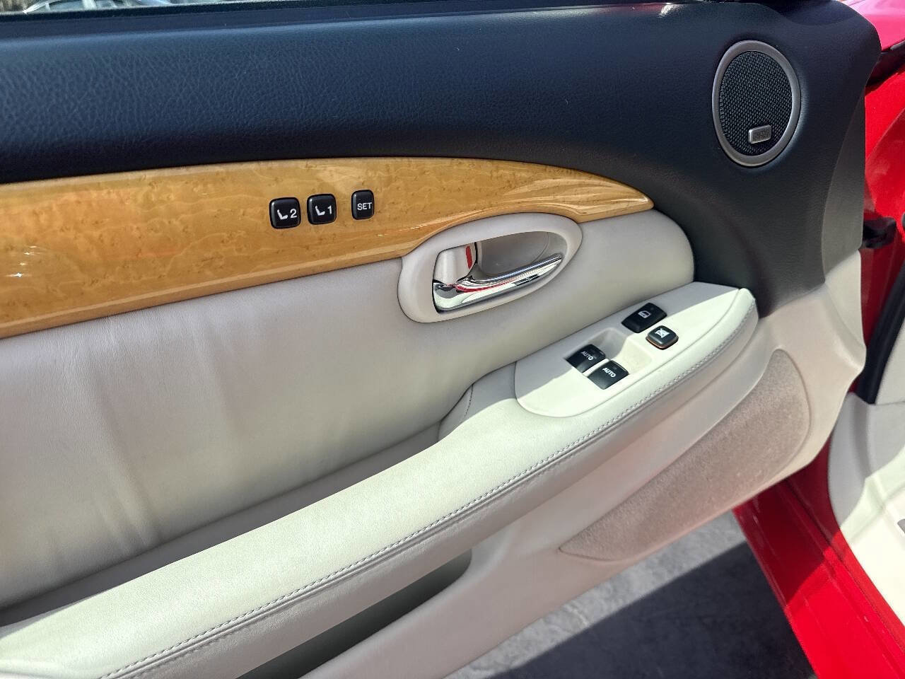 Used 2002 Lexus SC 430 Convertible image 23