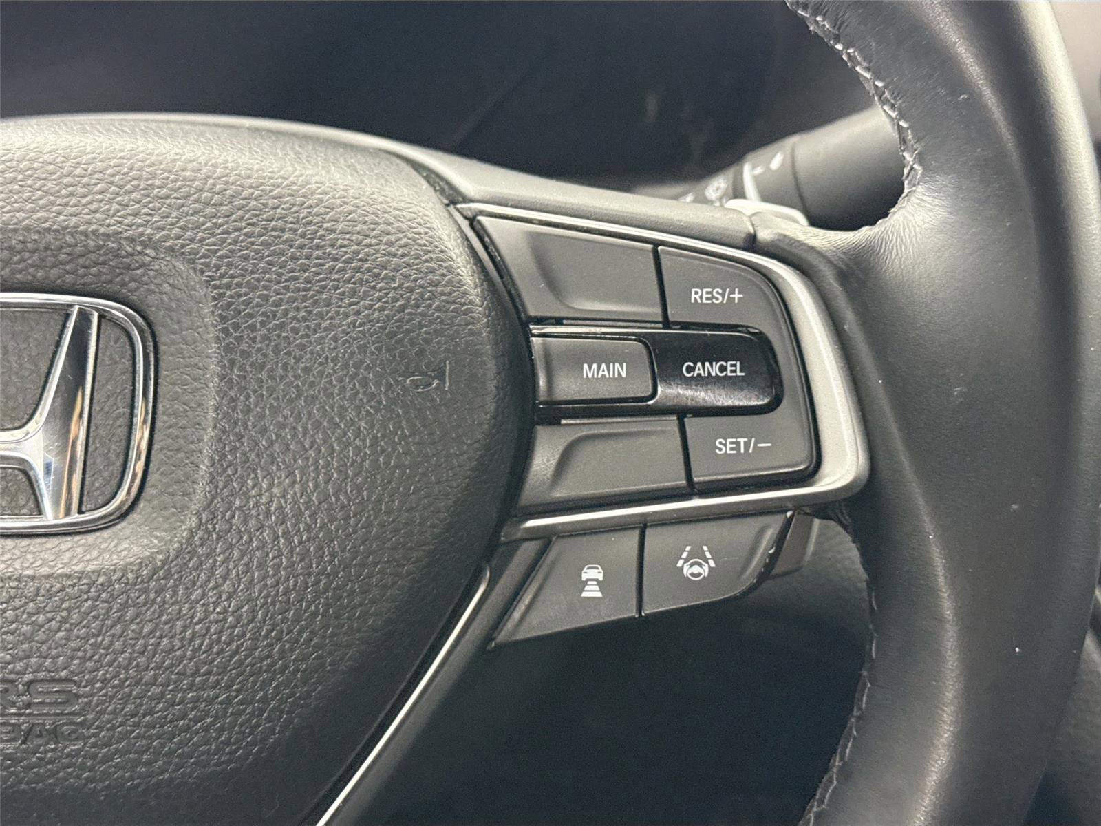 Used 2018 Honda Accord Sport image 17