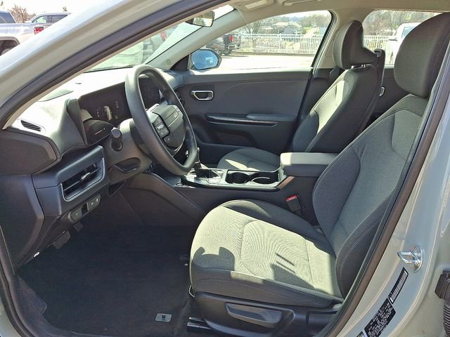 Used 2025 Kia K4 LXS image 14