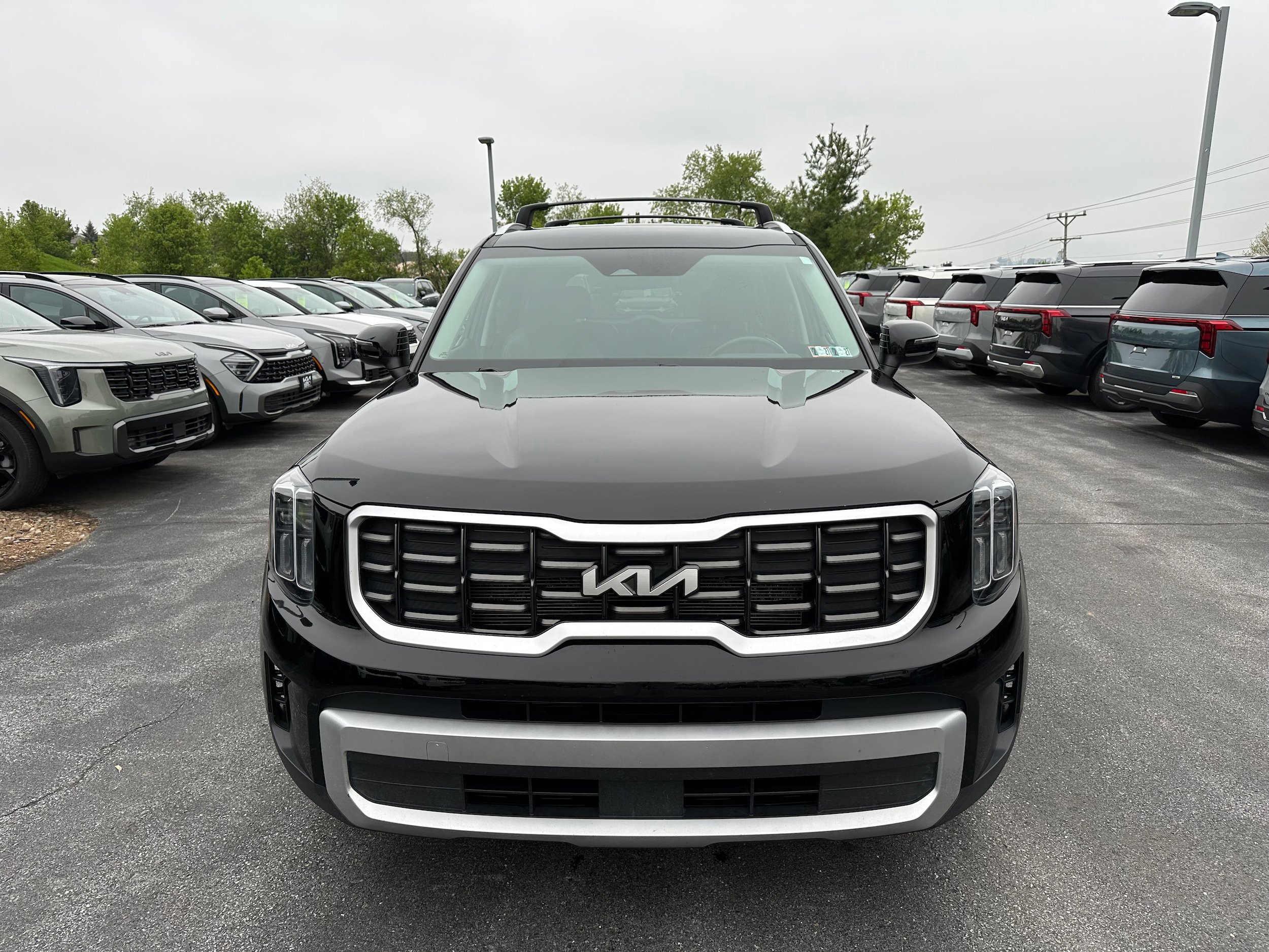Used 2024 Kia Telluride S AWD/4WD image 2