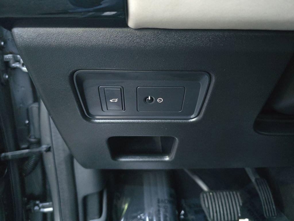 Used 2017 Land Rover Discovery HSE image 20