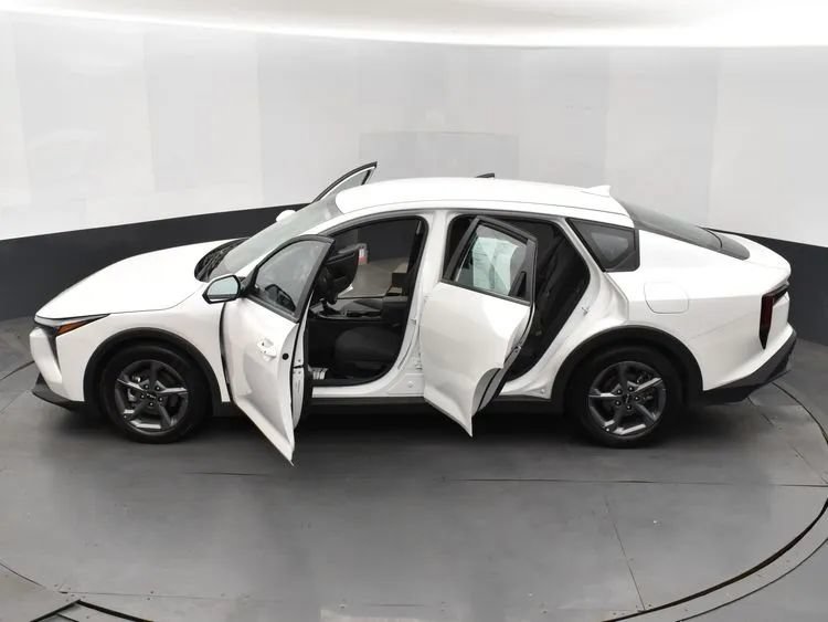 Used 2025 Kia K4 FWD image 7