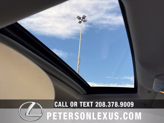Used 2020 Toyota Highlander XLE AWD/4WD image 16