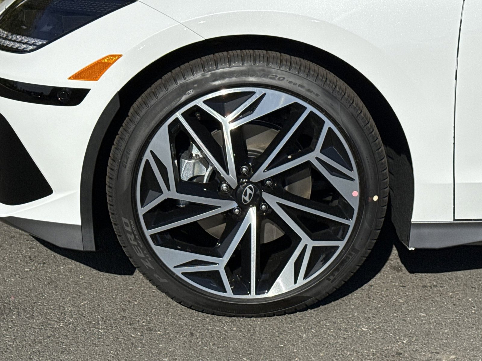 New 2025 Hyundai Ioniq 6 Limited image 12