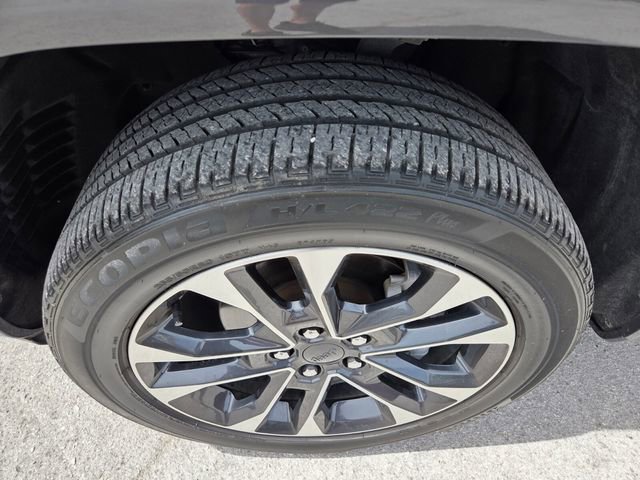Certified 2023 Jeep Grand Cherokee Overland image 9