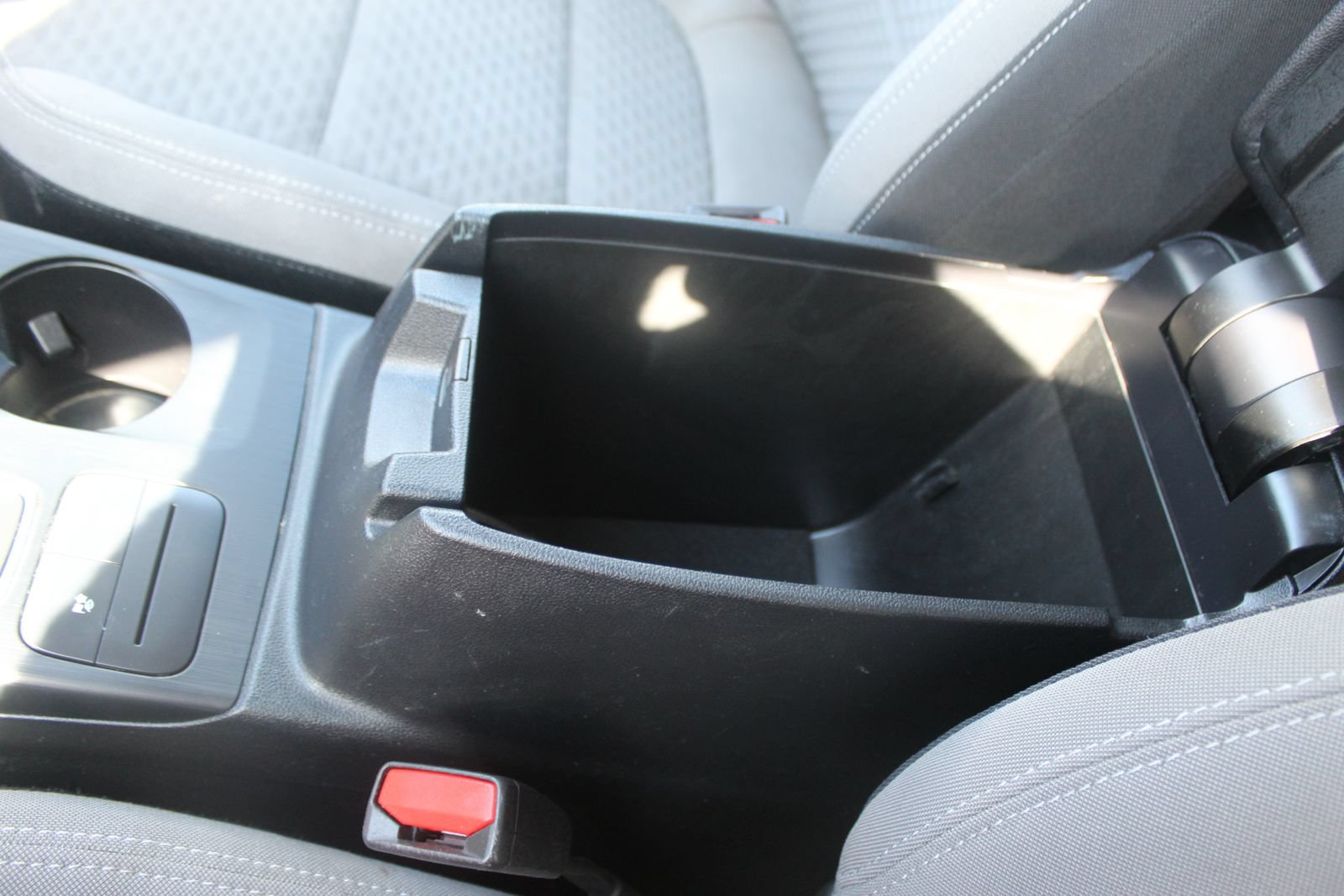 Used 2022 Ford Escape SE FWD image 29