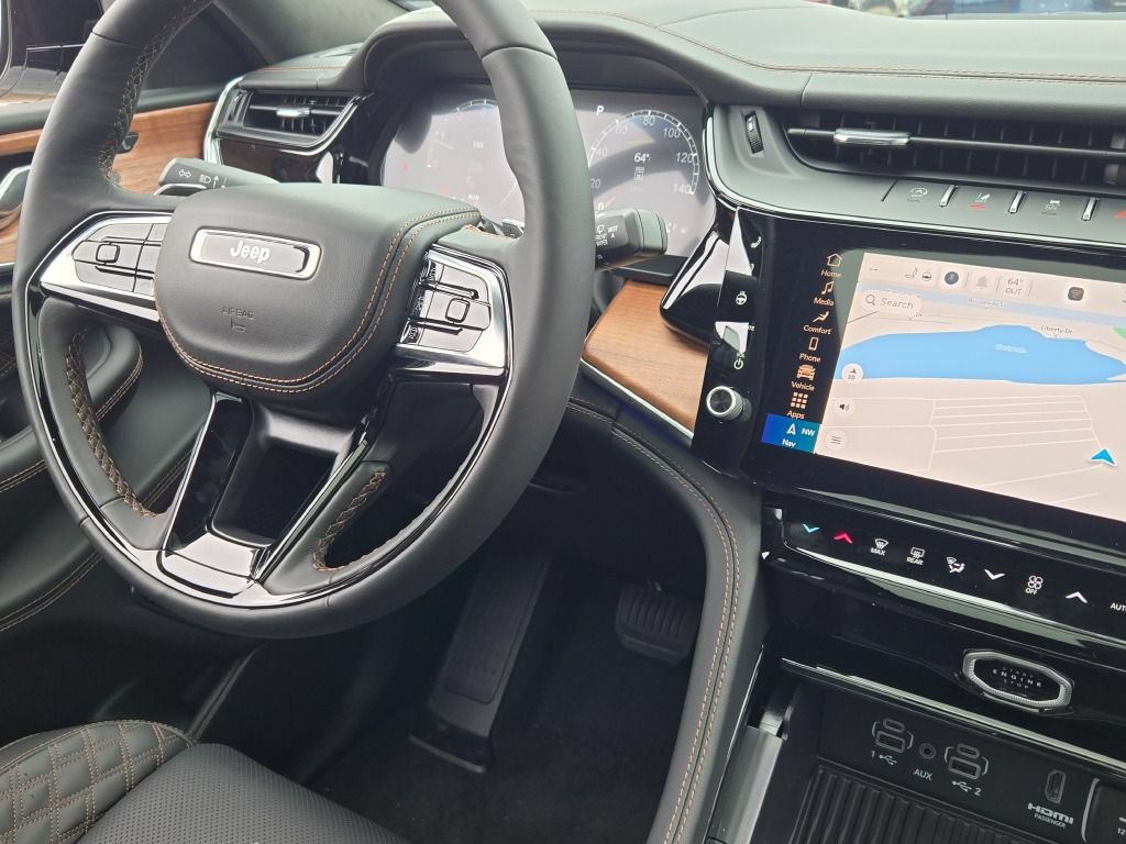 New 2027 Jeep Grand Cherokee Summit AWD/4WD image 9