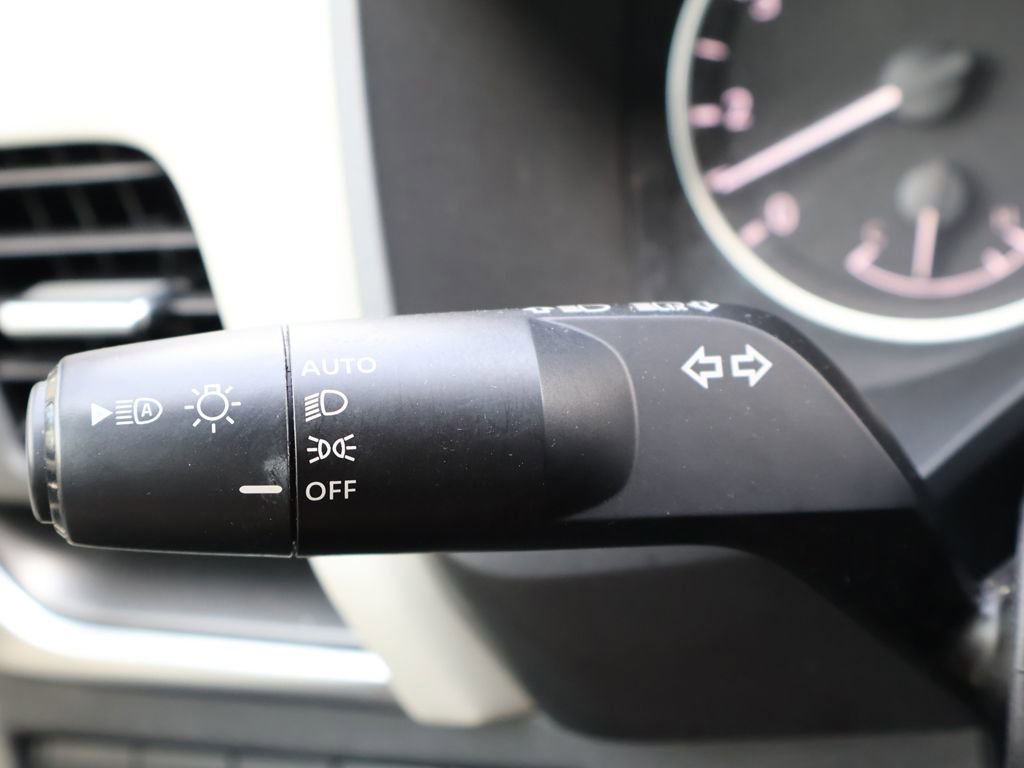 Used 2023 Nissan Rogue SV FWD image 38