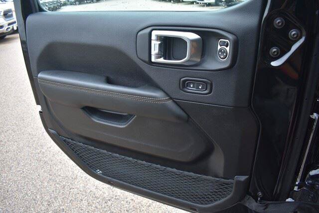 Used 2025 Jeep Wrangler Sahara 4xe AWD/4WD image 37