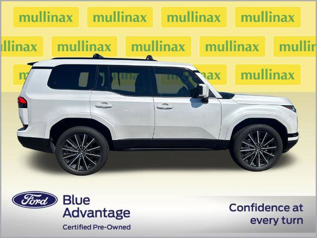 Used 2024 Lexus GX 550 w/ Cold Area Package AWD/4WD image 2