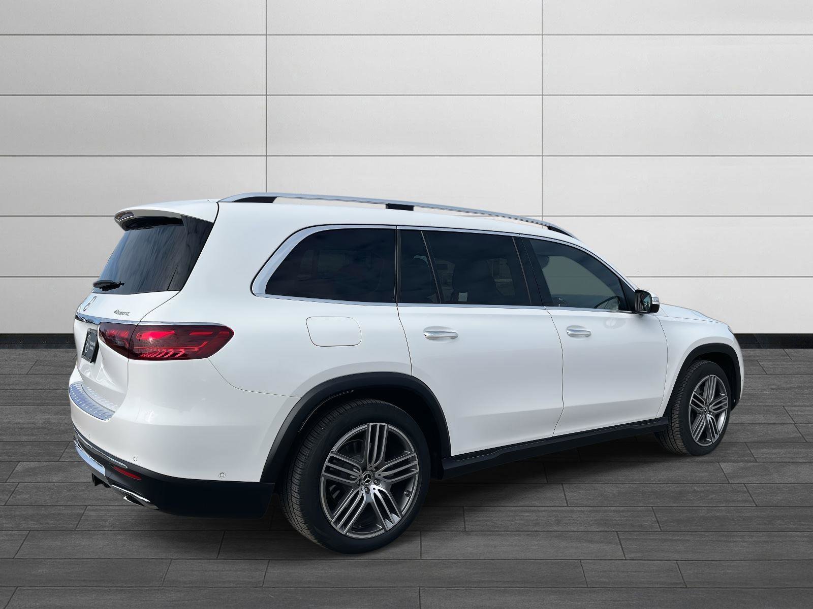Certified 2026 Mercedes-Benz GLS 450 4MATIC image 3