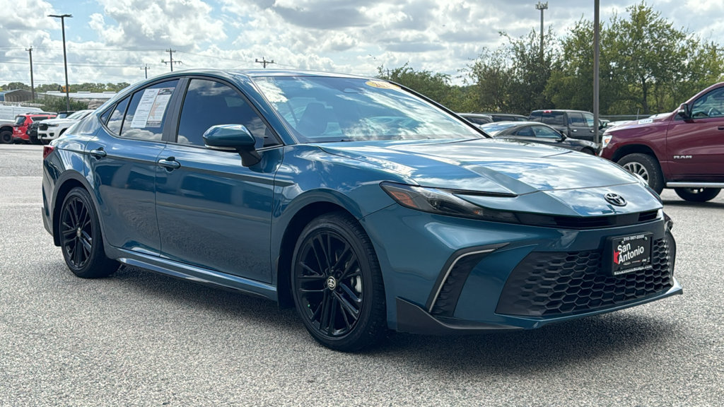 Used 2025 Toyota Camry SE w/ Convenience Package FWD image 35