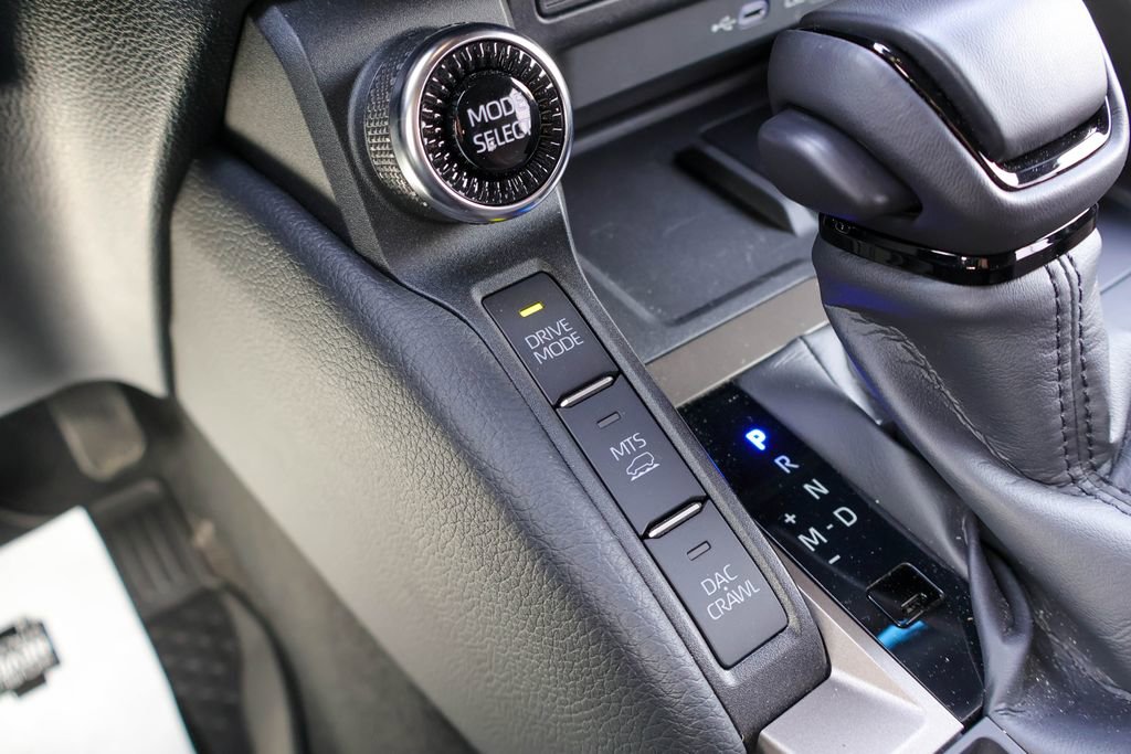 Used 2025 Toyota Land Cruiser w/ Premium Package AWD/4WD image 19