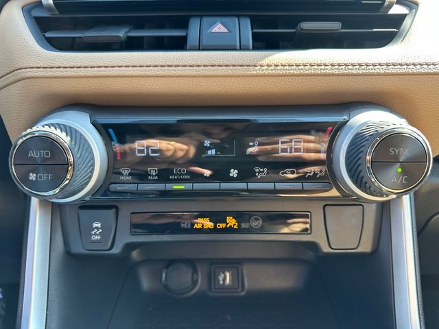 Used 2025 Toyota RAV4 LE image 39