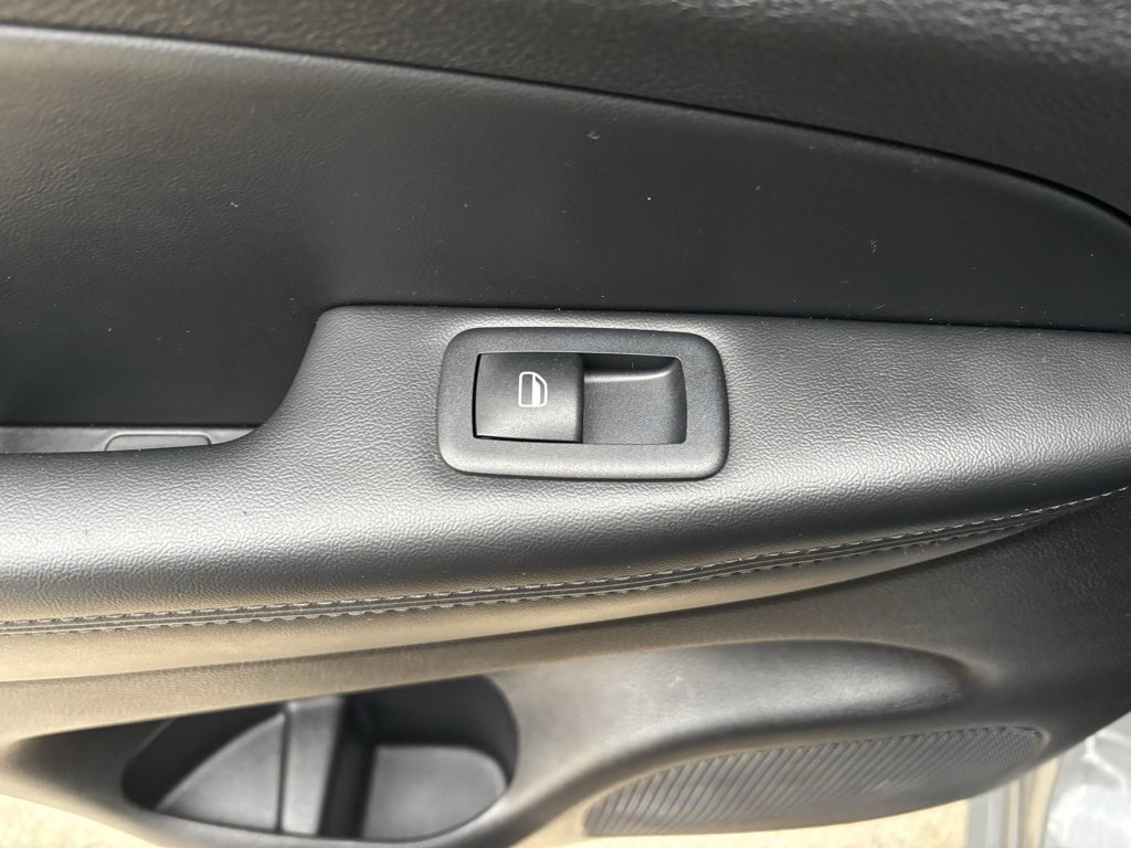 Used 2022 Jeep Grand Cherokee Laredo X image 24