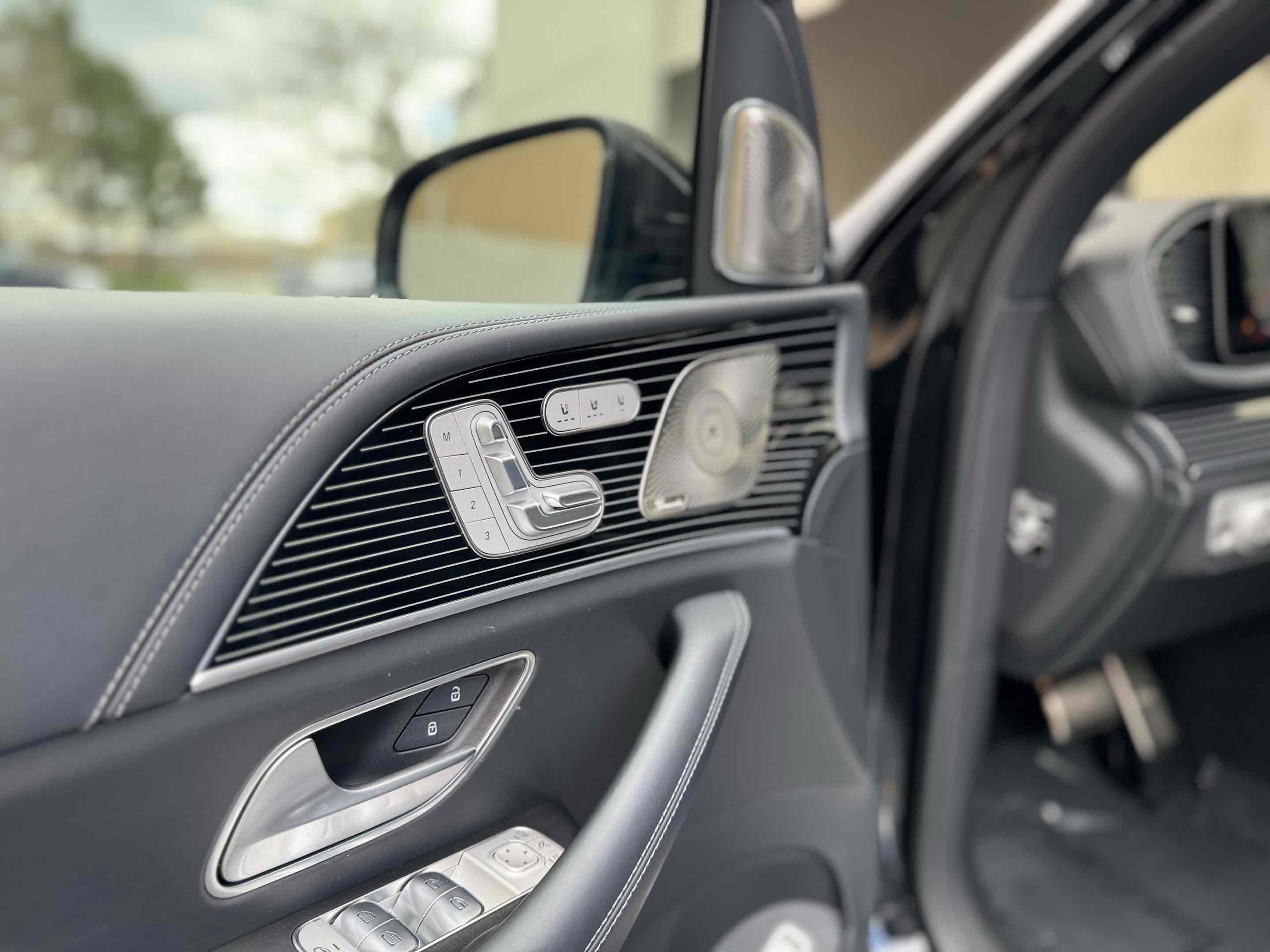 Used 2023 Mercedes-Benz Maybach GLS 600 4MATIC image 75