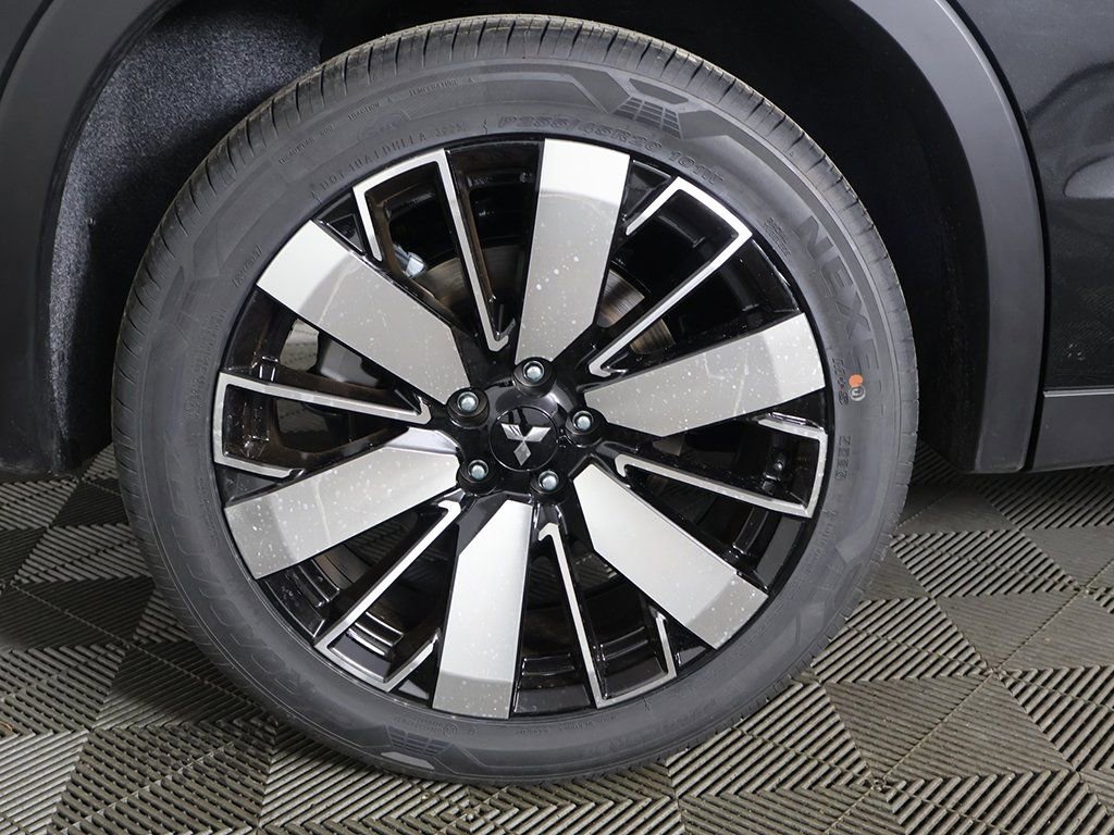 New 2026 Mitsubishi Outlander SE image 24