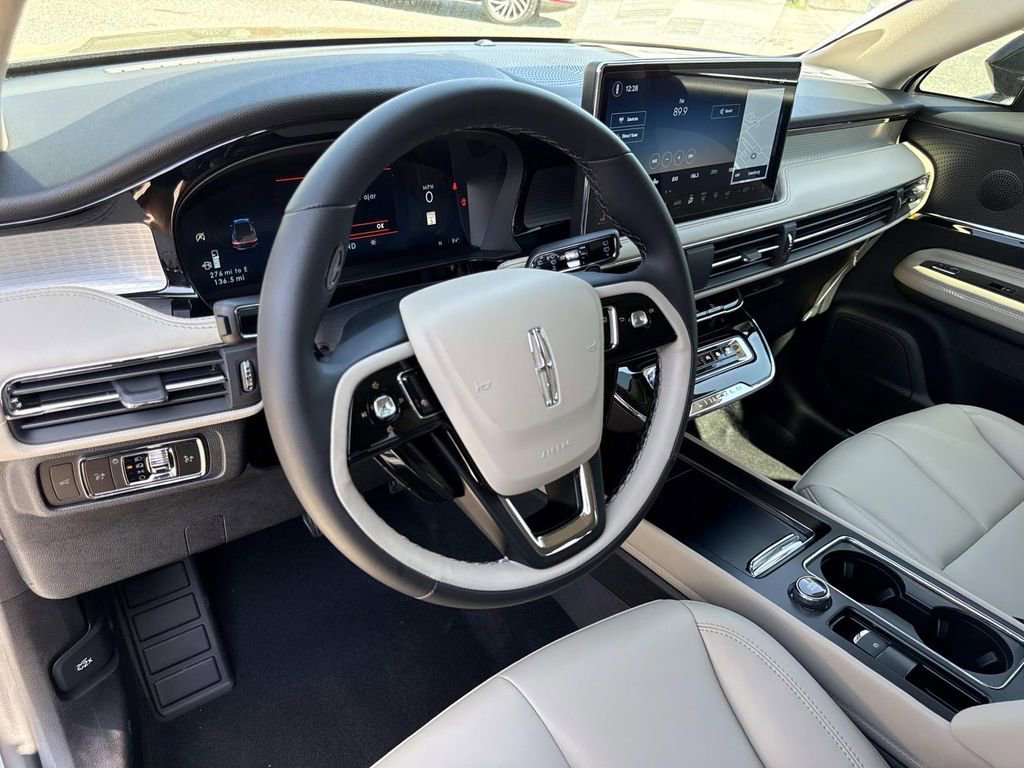 New 2026 Lincoln Corsair Premiere image 32